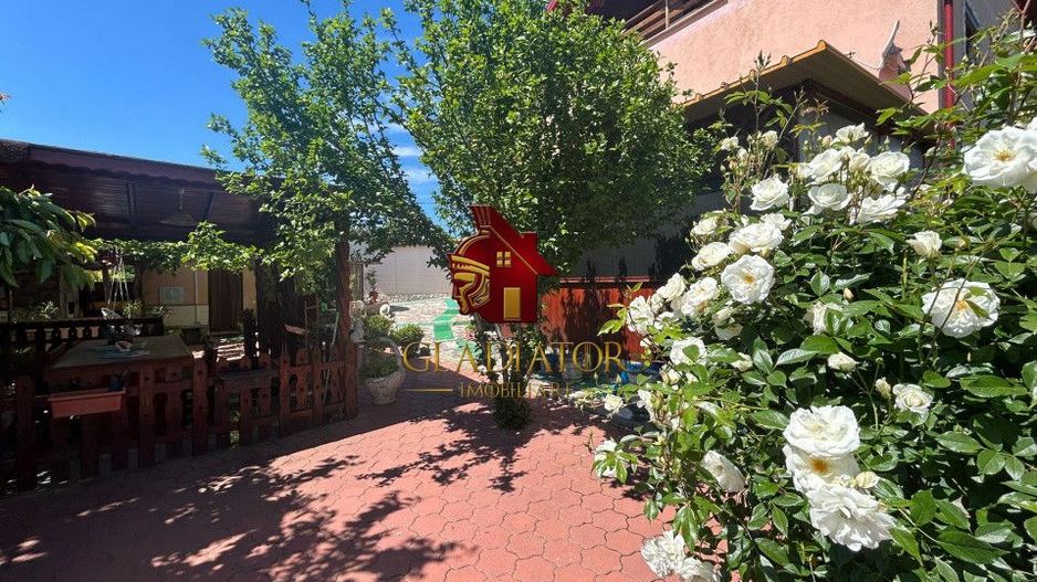 Vila impresionanta Husi + 2835 mp teren, P+1+M, constructie deosebita - Poză 11