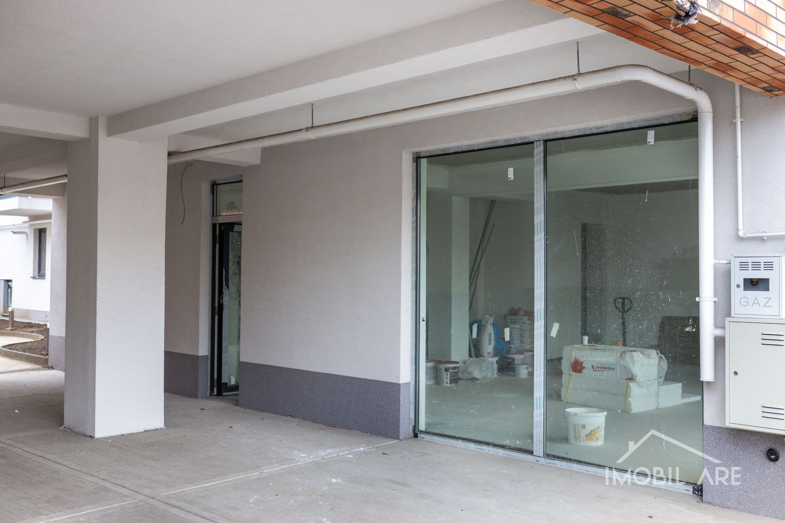 Spatiu comercial cu front stradal in locatie intens circulata - Poză 4
