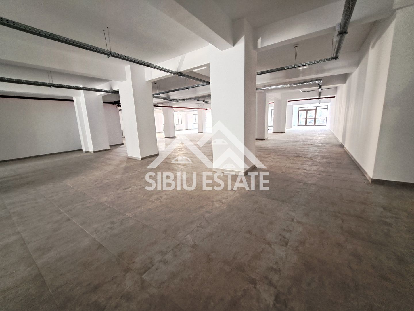 Spatiu comercial 600 mp vitrine la strada, dublu acces - Poză 6