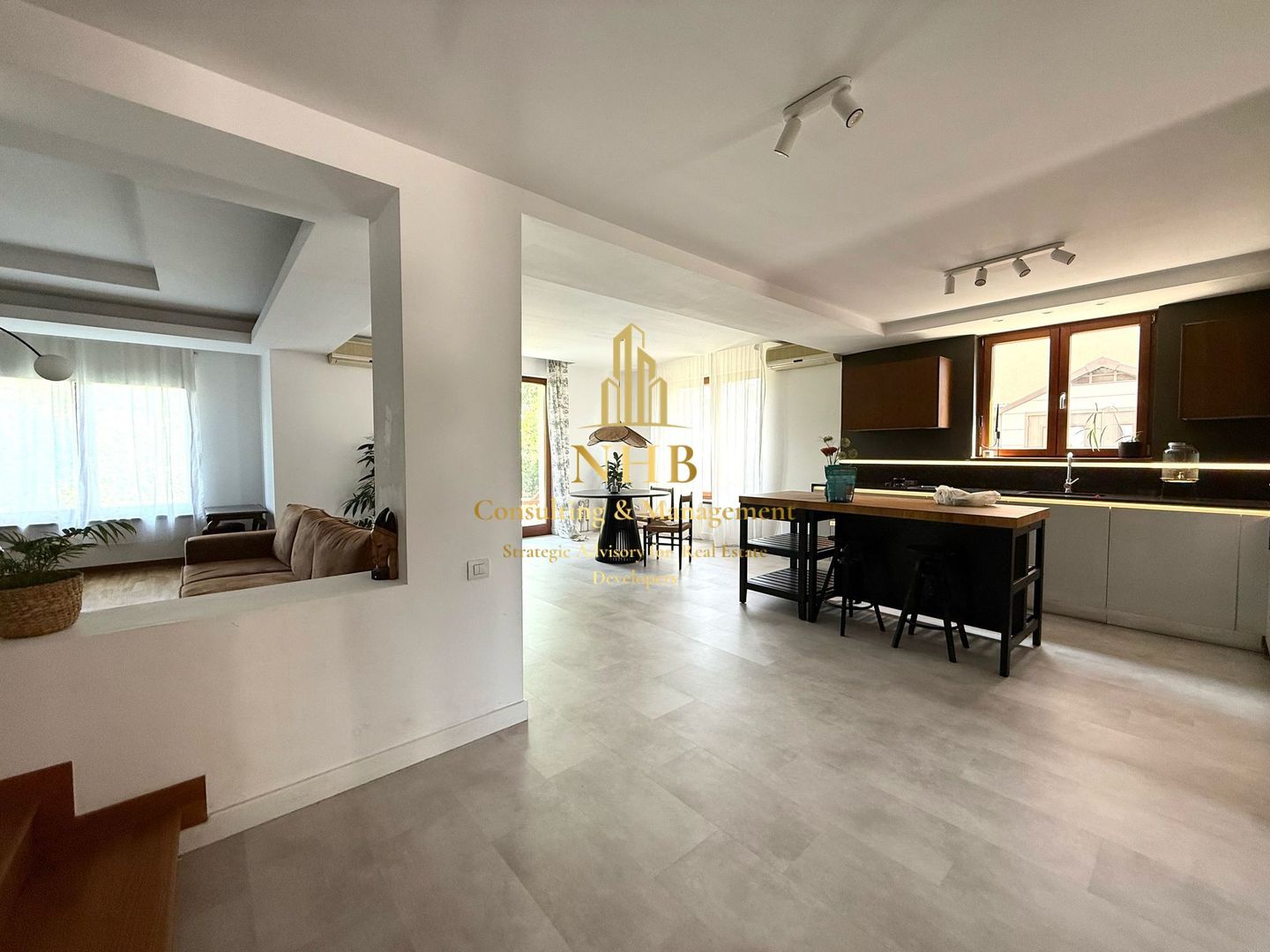 Vila de inchiriat -6 camere -AMERICAN Village-PIPIERA -PARCARE - Poză 12