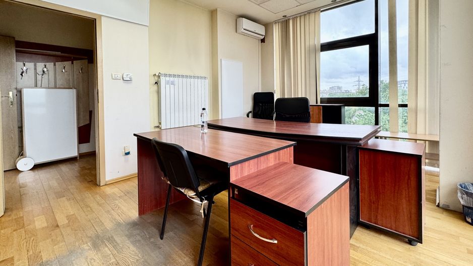 Spațiu pentru birouri langa Funshop Buziașului - Poză 26