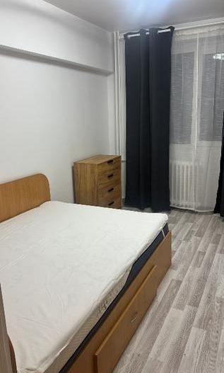 Apartament 3 camere complet renovat - Poză 2