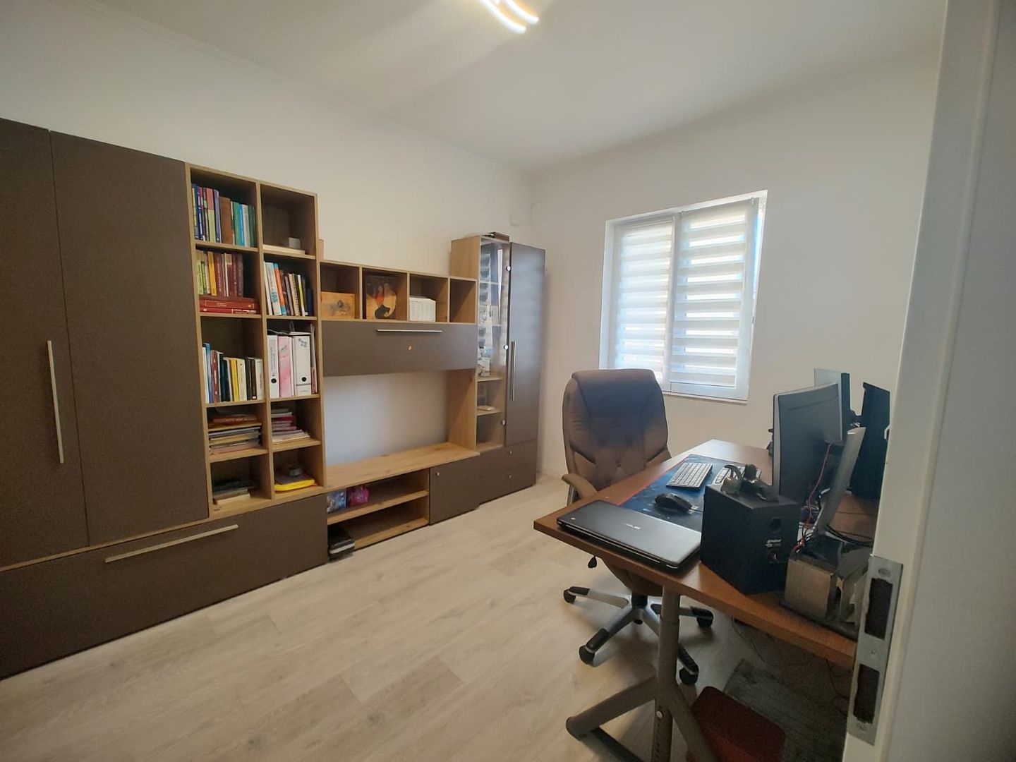 Braytim-Giroc | 5 camere | 3 bai | 4 terase | Asfalt - Poză 10