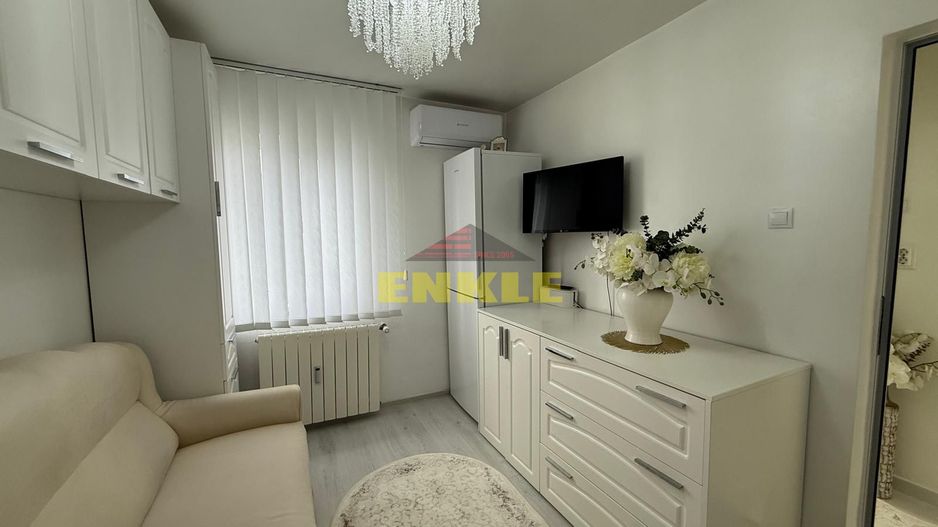 DE VÂNZARE – Apartament cu doua camere complet renovat - Poză 4