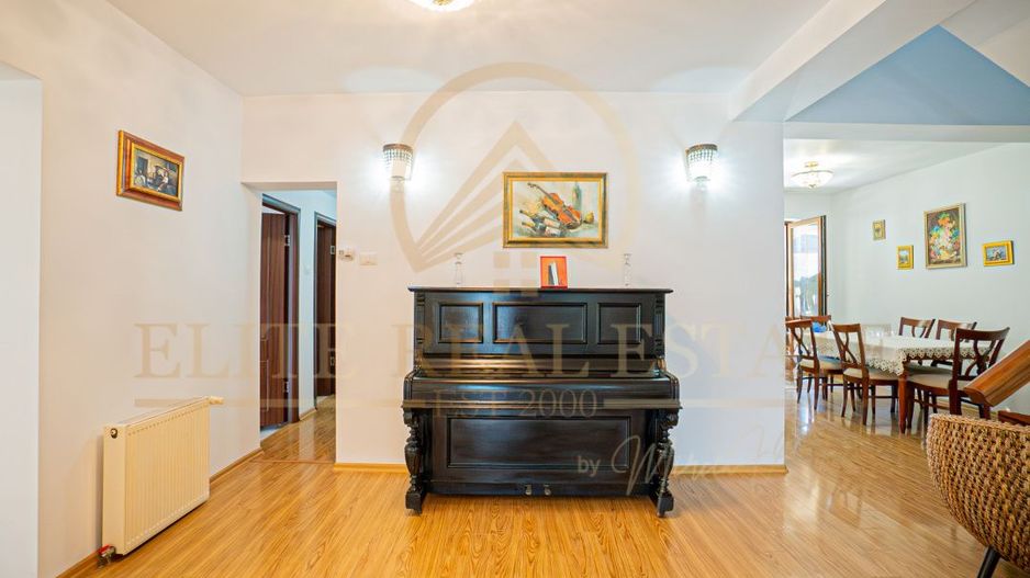 Ovidiu Sud - Zona premium - Vila impozanta, curte mare, garaj, terasa! - Poză 22