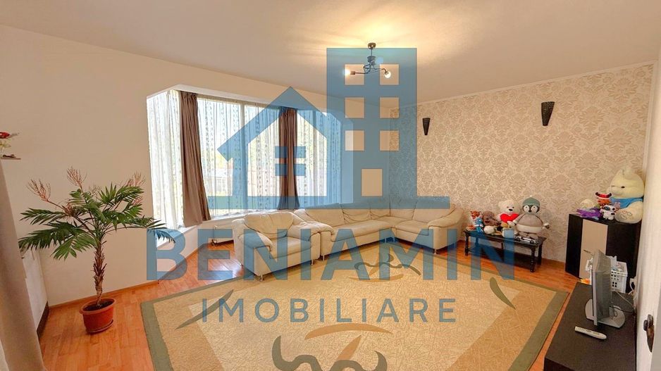 Casa P+1 - 703mp teren - 176mp casa - panouri solare - Consul - Poză 1