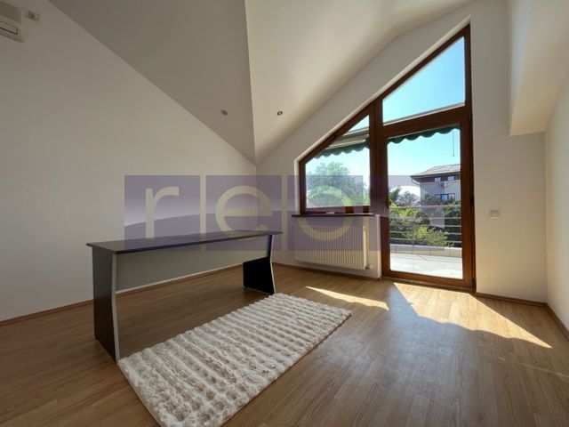 Vila spatioasa 6 dormitoare | gradina | Garaj - Poză 23