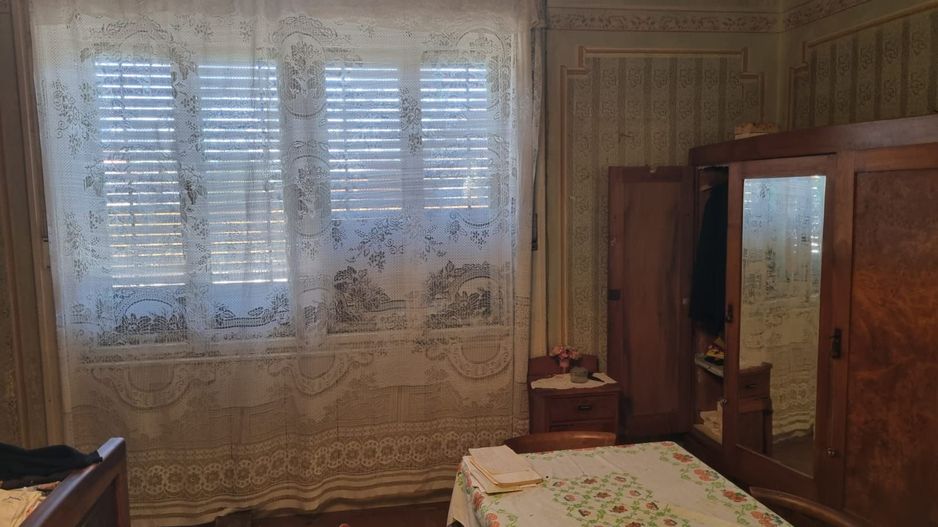 De vanzare casa cu 3 camere in Ciresu - Poză 7