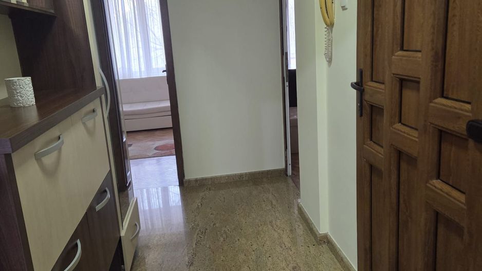 Apartament 2 camere decomandat-zona Spitalul Judetean-139.500 euro neg - Poză 7