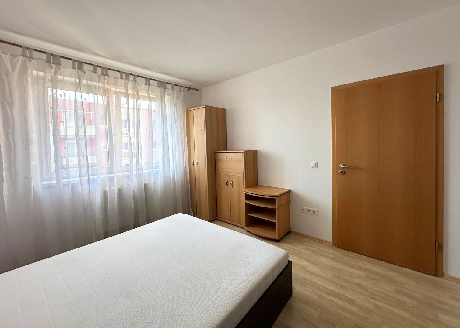 Apartament 2 camere mobilat și utilat cu vedere superbă spre Tâmpa - Poză 9