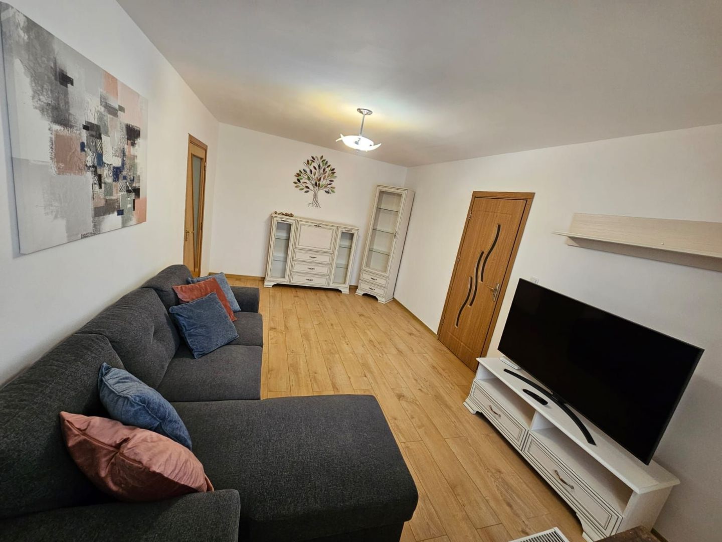 Apartament 4 camere, Stefan cel Mare - 5 min metrou, 2 bai, renovat - Poză 1