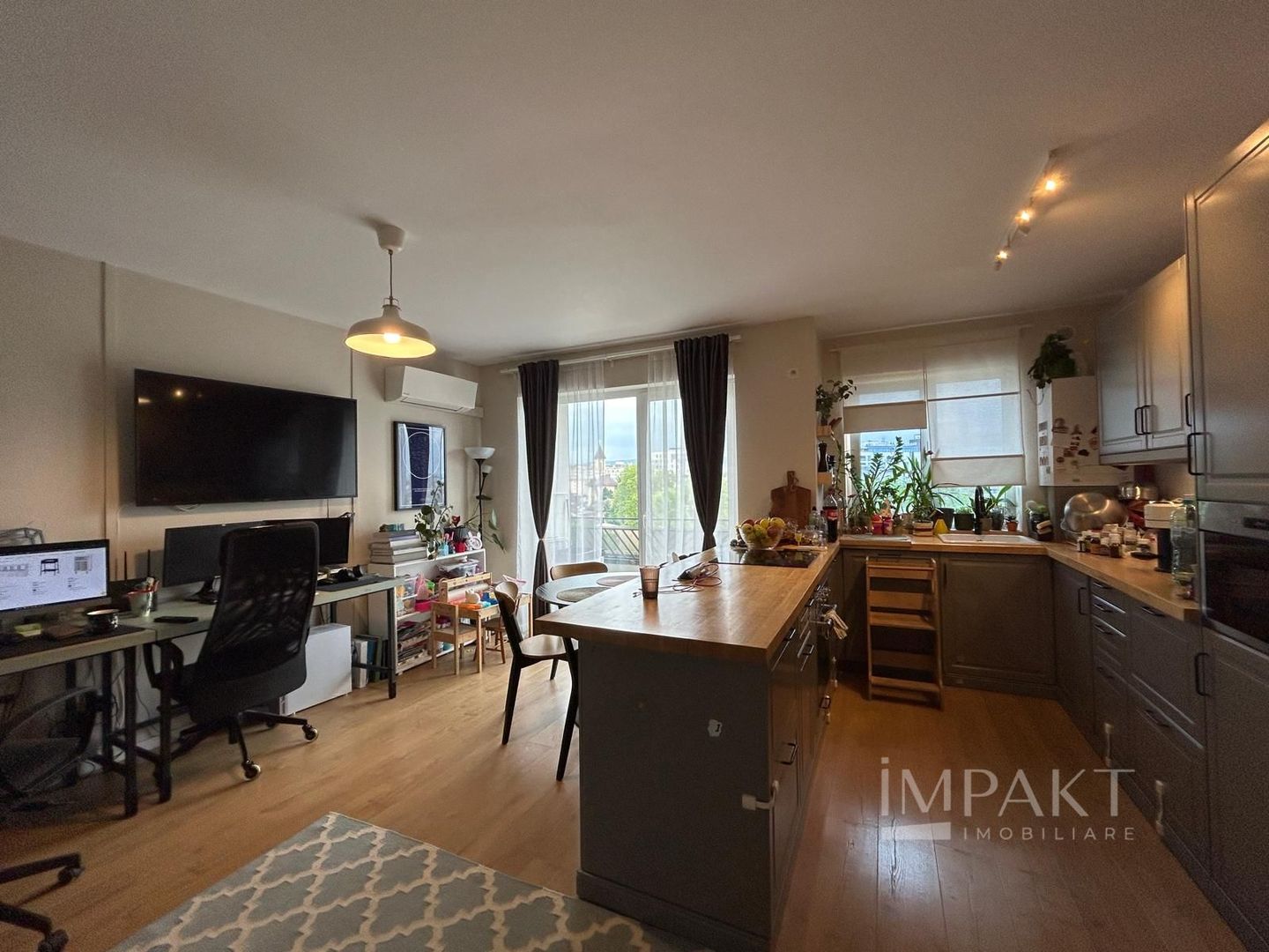 Vanzare apartament modern in Piata 1 Mai! - Poză 2
