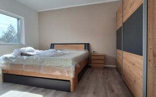Duplex superb despartit prin garaj - Poză 8
