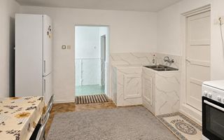 Casa de vanzare 1500 mp Cugir zona linistita - Poză 4