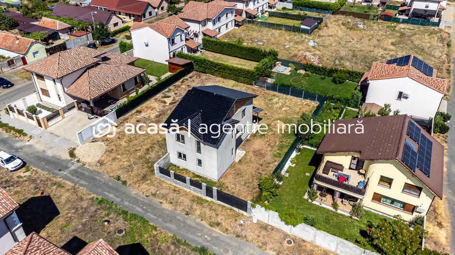 Casă nouă, parțial finalizată – Str. Constituției, Aradul Nou - Poză 11