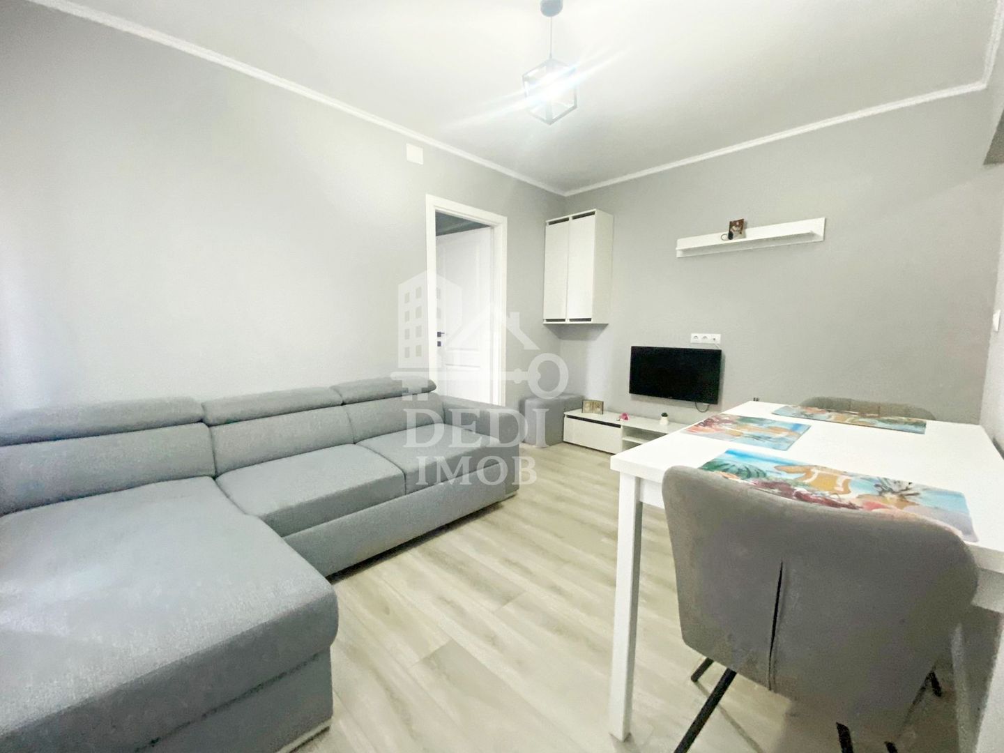 Apartament cu 2 camere de vanzare zona Rogerius, Oradea - Poză 2