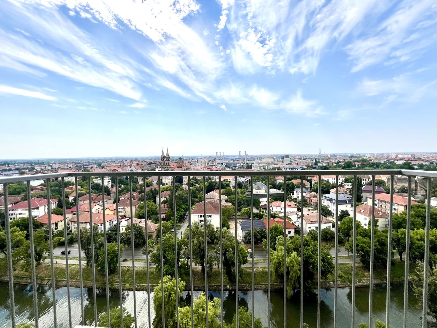 Apartament 2 camere, vedere spectaculoasa spre raul Bega - ISHO - Poză 17