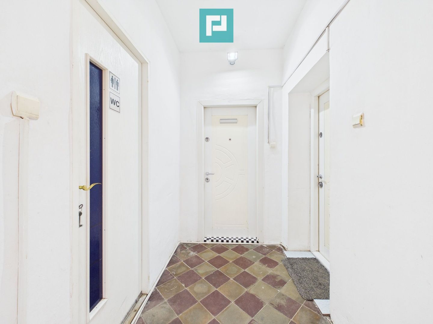 Apartament luminos cu 3 camere ultracentral - Arad - Poză 10