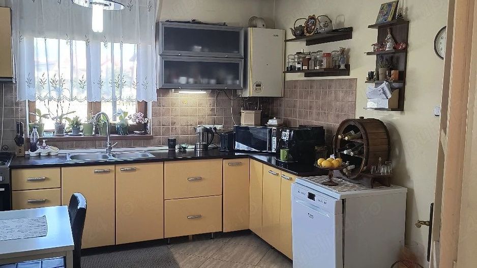 Casa de vanzare in Alba Iulia - Poză 2