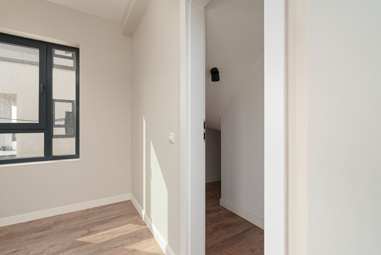 Vila duplex Giurgiului cartier privat P+1+M 147mp parcare + curte 86mp - Poză 15