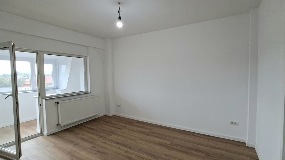 Apartament complet renovat cu 4 camere - Poză 13