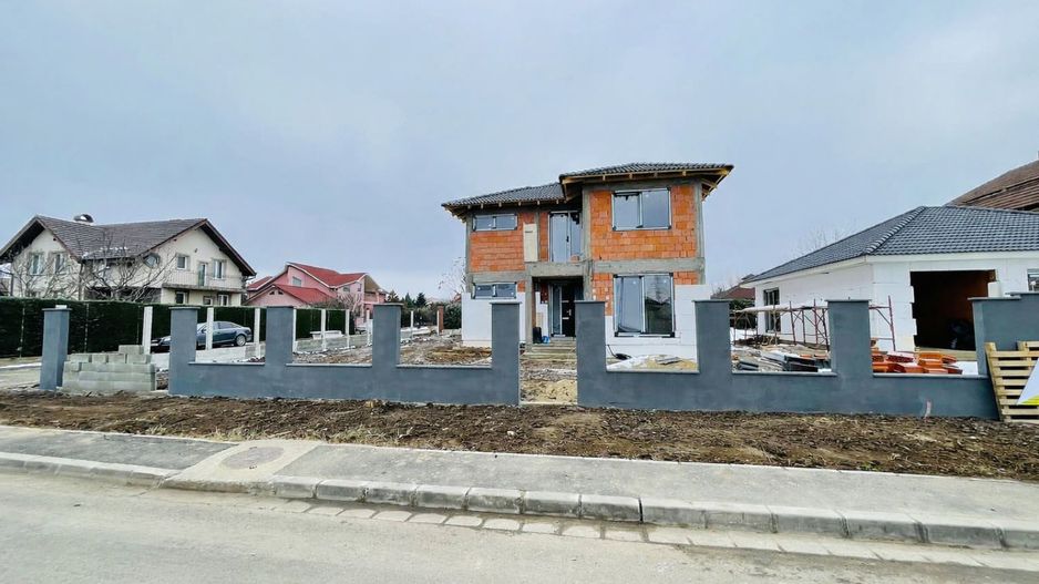 Casa semifinisata P+E zona Oncea - Poză 3