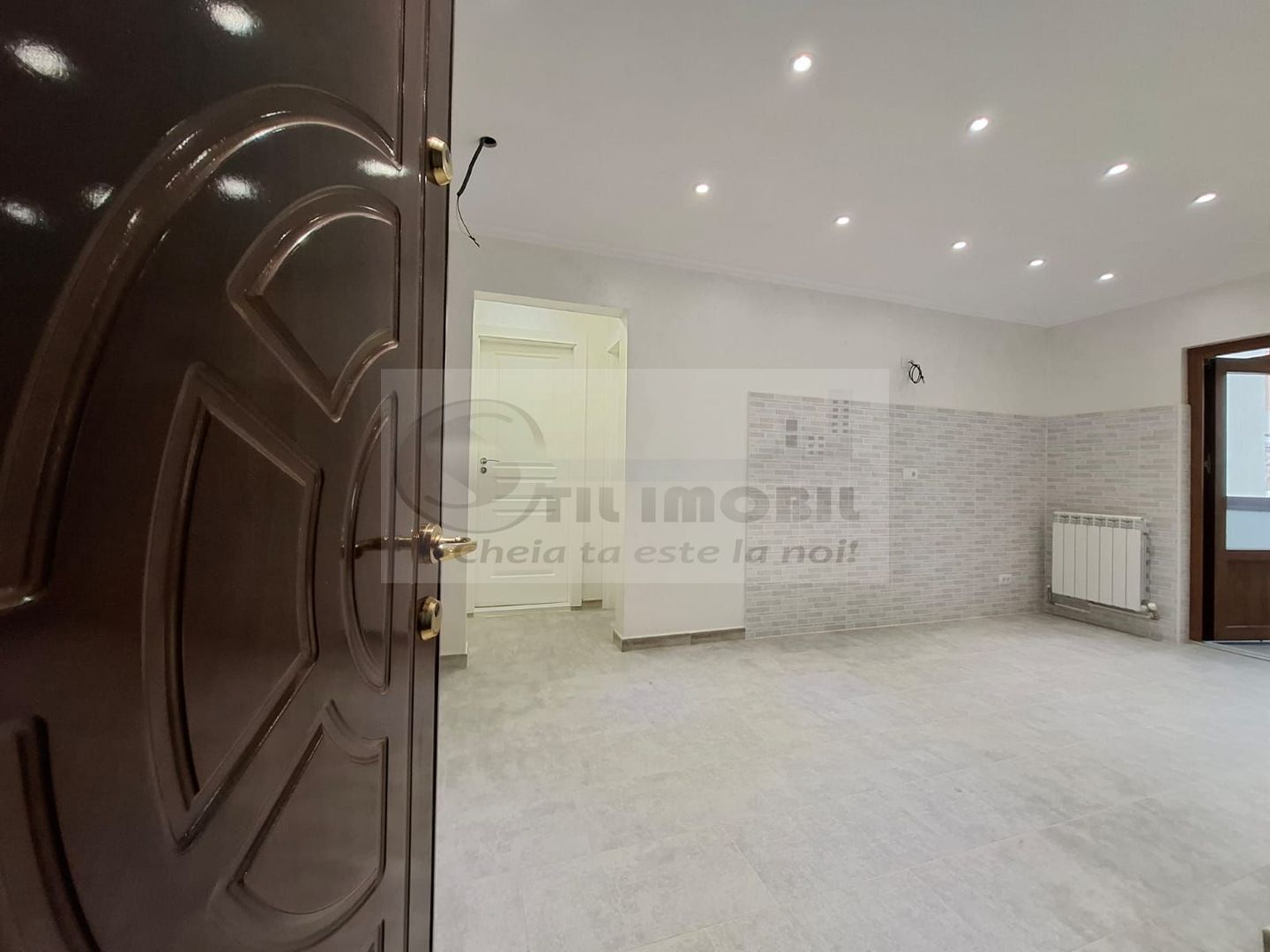 Liber, apartament 2 camere, 53 mp, Nicolina - Belvedere, baie cu geam - Poză 17