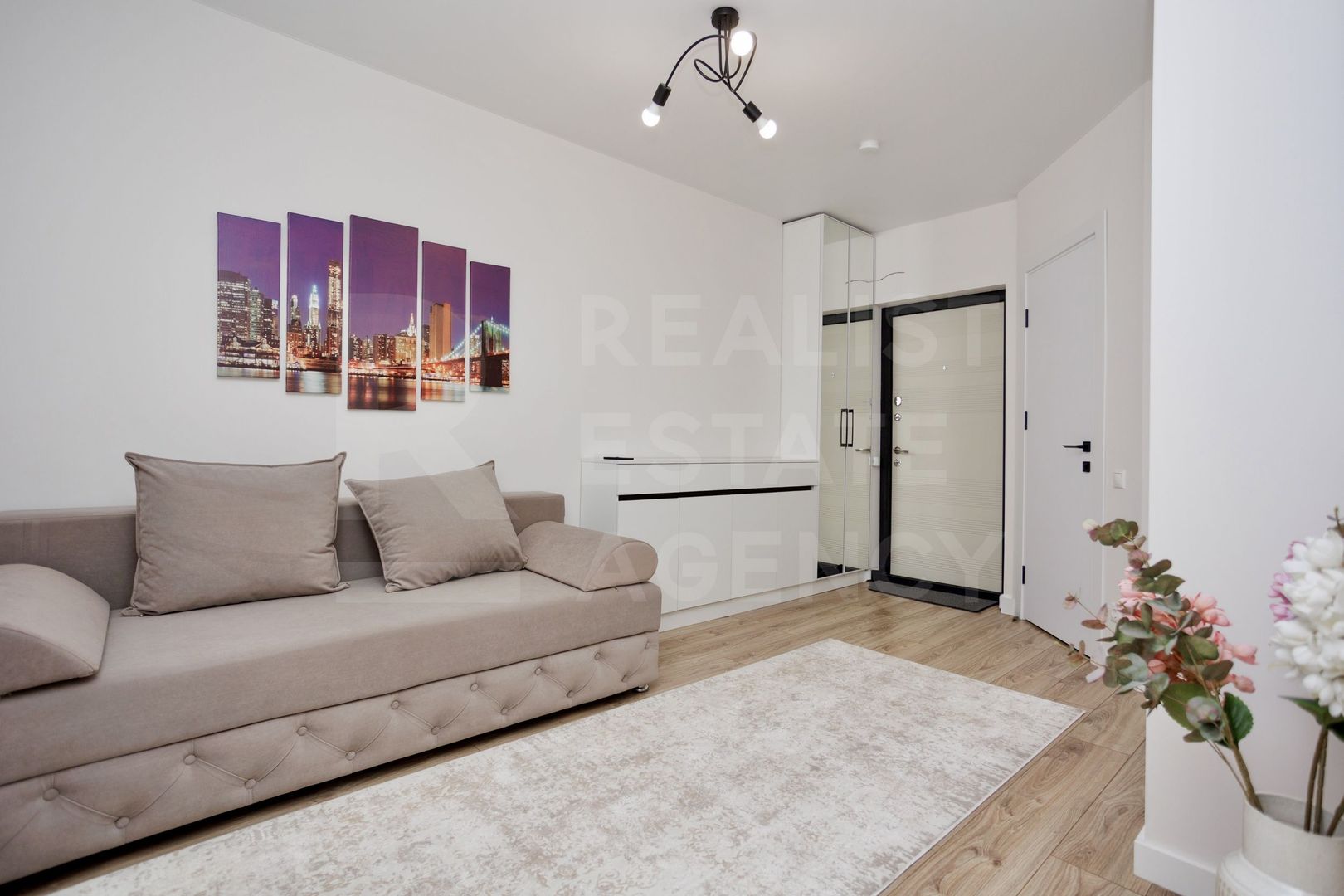 Vânzare, apartament, o cameră, bd. Renașterii Naționale, Centru - Poză 1