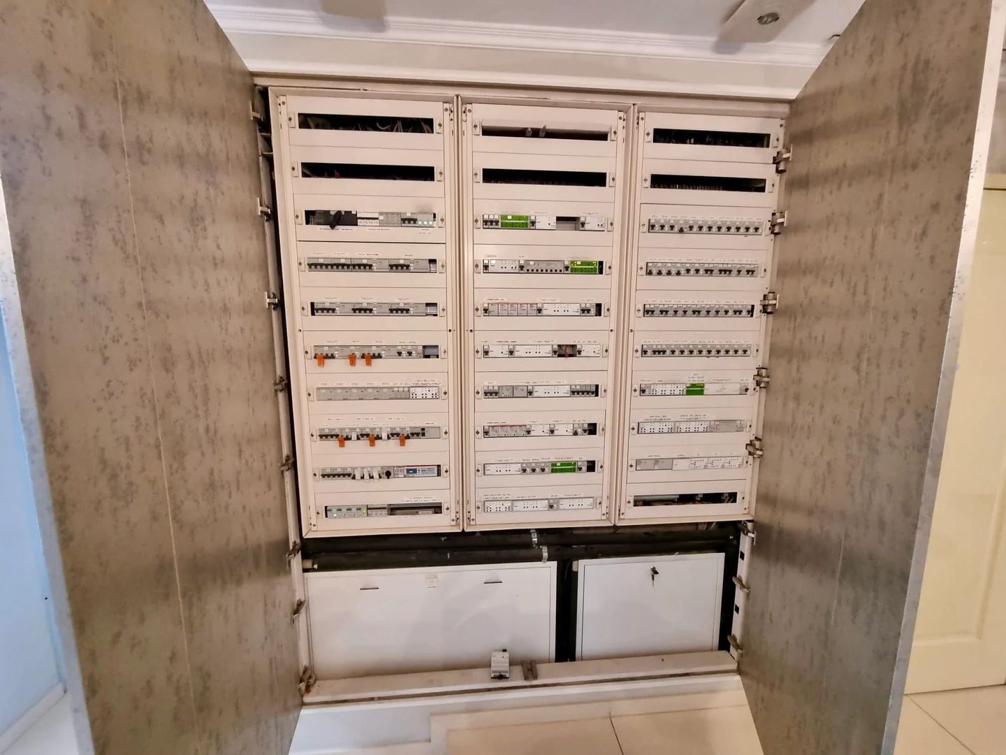 PENTHOUSE CU VEDERE PANORAMICA 258mp|| TERASE 215 MP || 3 LOCURI DE PARCARE - Poză 27