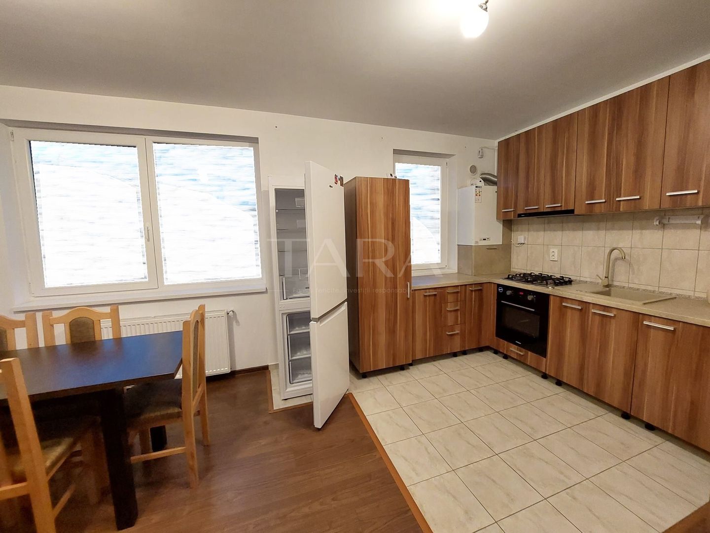 Apartament modern cu 2 camere, parter, 2 balcoane – Florești. - Poză 1