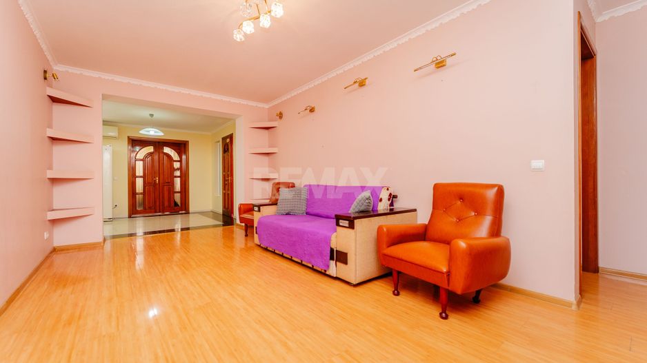 Spațiu comercial+apartament cu 3 camere Botanica Nicolae Zelinski 10/2 - Poză 9
