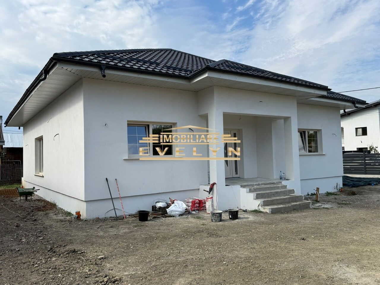 Casă 4 camere de vânzare – Stancesti, strada principală - Poză 1