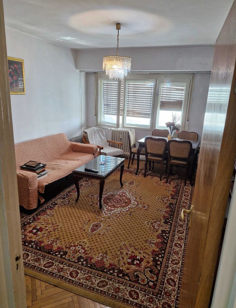 AP. 3 CAMERE 1 MAI, 82 MP UTILI, NEMOBILAT, DECOMANDAT, COMISION 0% - Poză 1