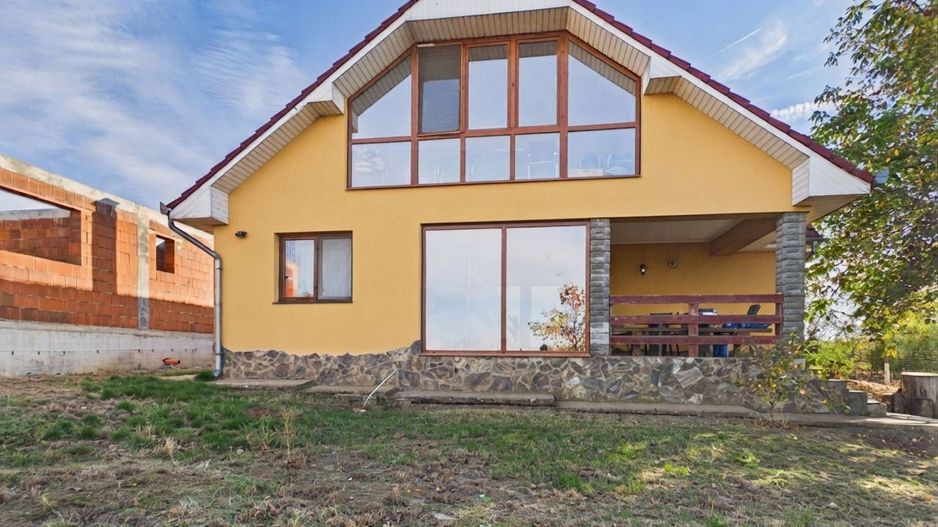 Casă în Leș, 170 mp, teren 961 mp - Poză 2