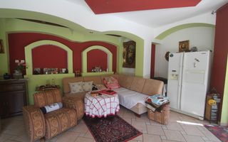 Casă / Vilă cu 8 camere de vânzare în zona Semicentral - Poză 8