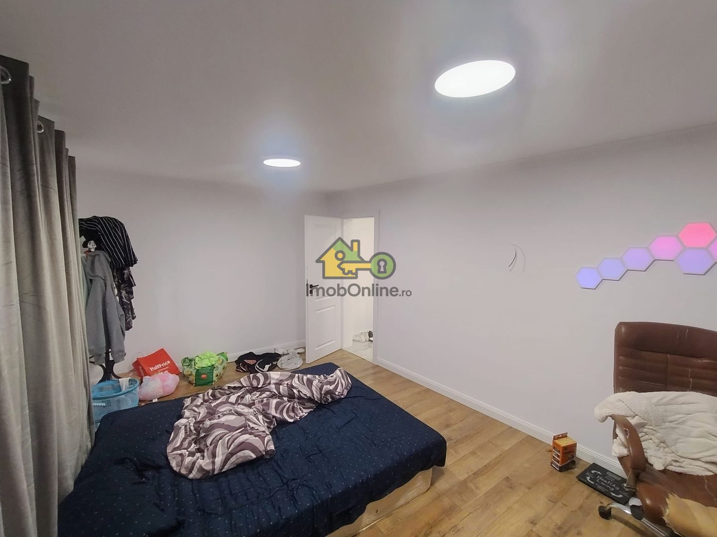 Vilă elegantă cu design luxos și grădină superb amenajată în Șag - Poză 21