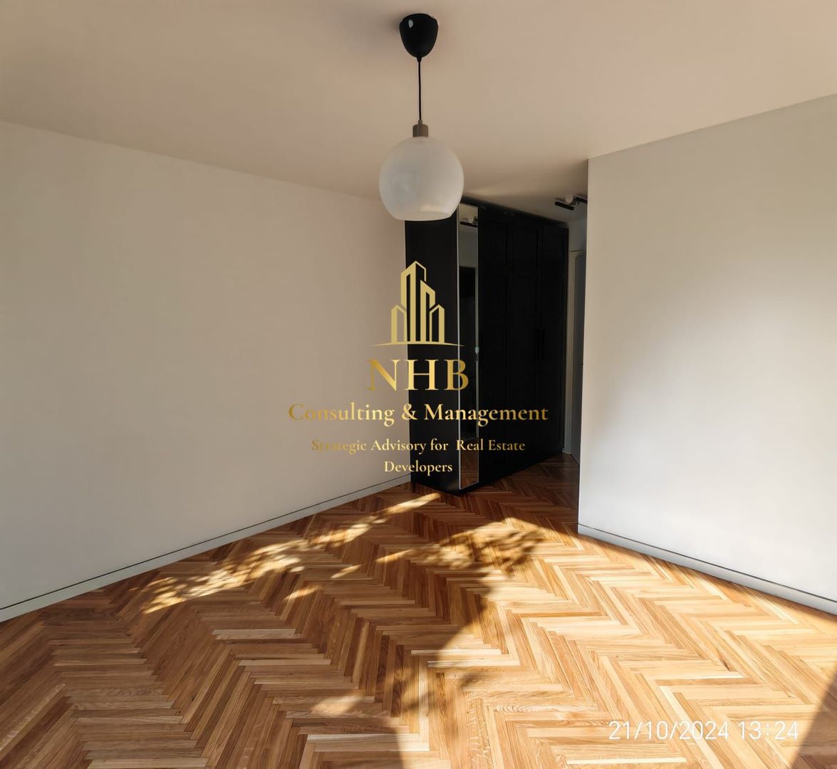 Oportunitate firme! Apartament de 5 camere, Victoriei + 3 locuri de parcare! - Poză 3