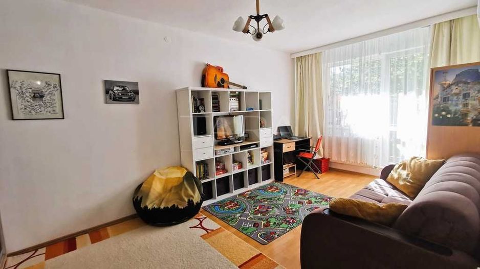Apartament cu o cameră, garaj, zonă accesibilă, ideal cuplu. - Poză 1