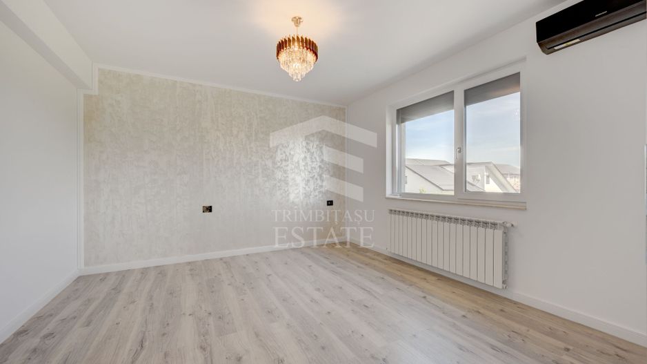 CASA TIPLA, Racordata! Cu un DORMITOR la PARTER ! Domnești! - Poză 11