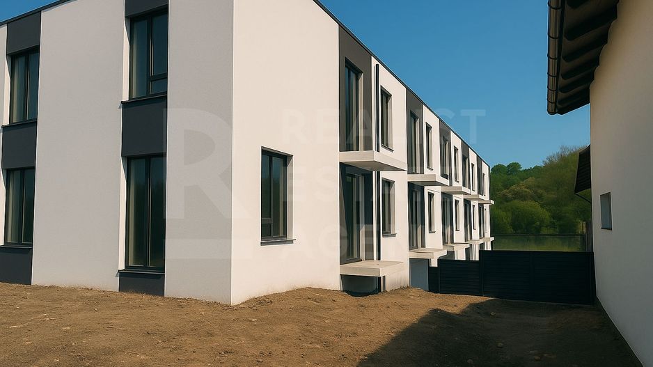 Vânzare, townhouse, 3 nivele, 186 mp, str. Potîrnicii, Codru - Poză 1