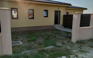 Vand sau schimb cu apartament,Casa tip P in Martinesti - Poză 2