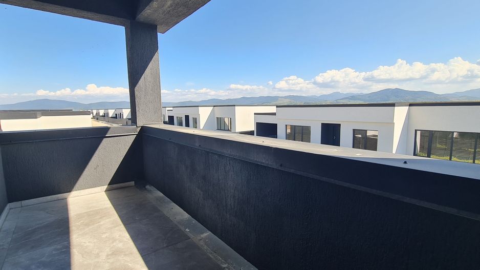 Casa individuala 4 camere 3 bai si garaj Cartier Izvor - Poză 17