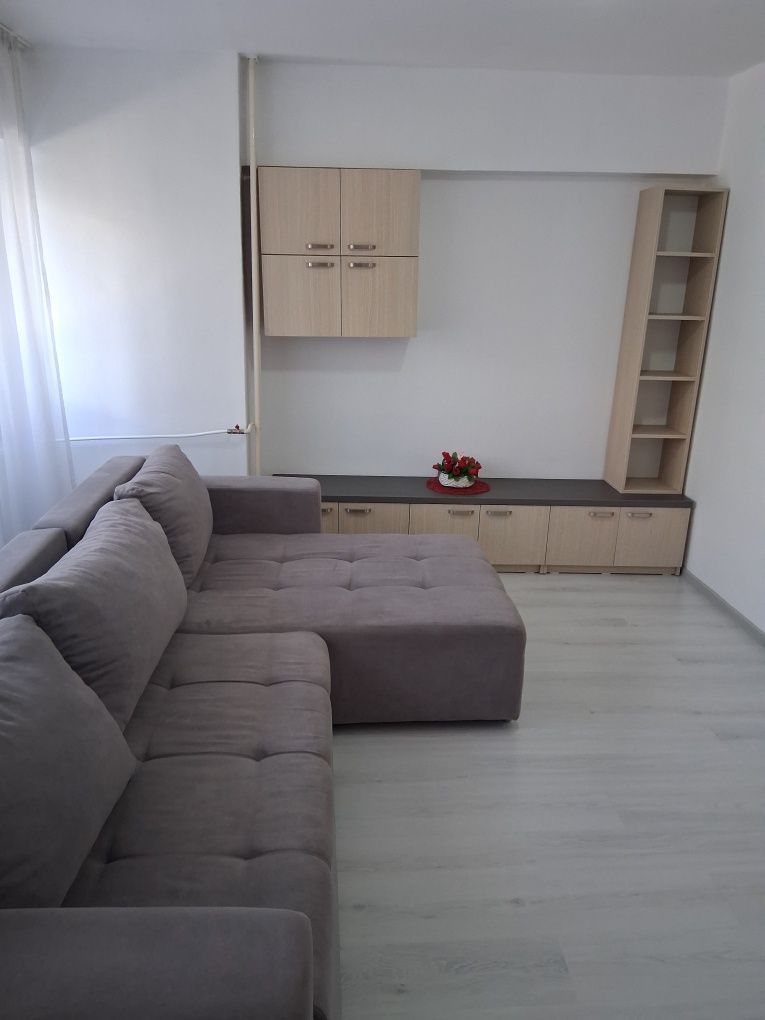 3 camere decomandat modern, 90 mp, 2 bai, etaj 2, pret excelent - Poză 1
