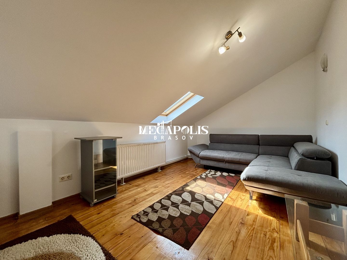 Apartament 2 camere | Etaj Intermediar | Priveliște Către Munte | Noua - Poză 2