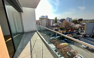 APARTAMENT DEOSEBIT CU 3 CAMERE LA VANZARE CU VEDERE LA LAC - Poză 19