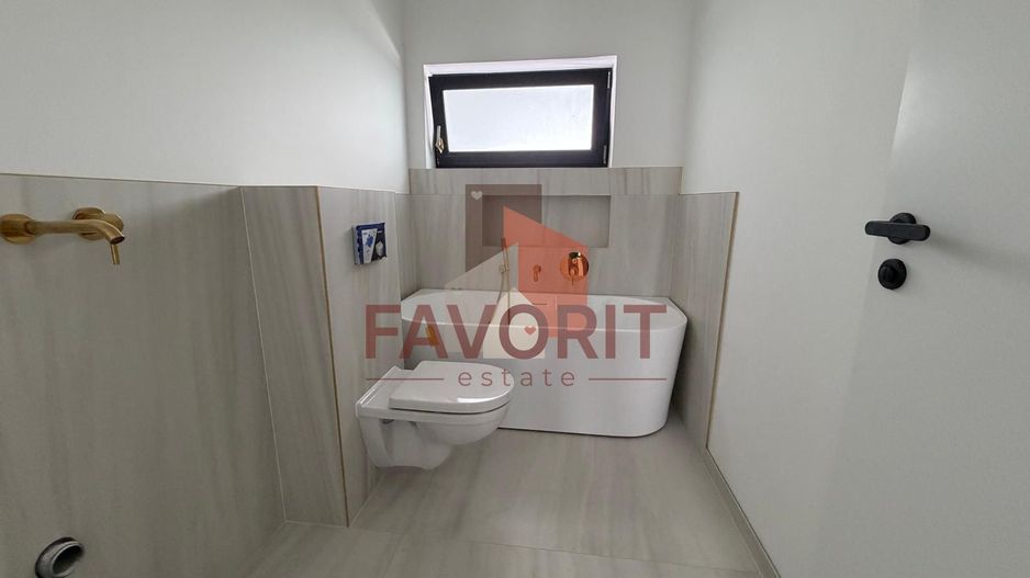 Triplex in Sacalaz | Finisaje premium | 4 camere | Asfalt | 2 balcoane - Poză 10