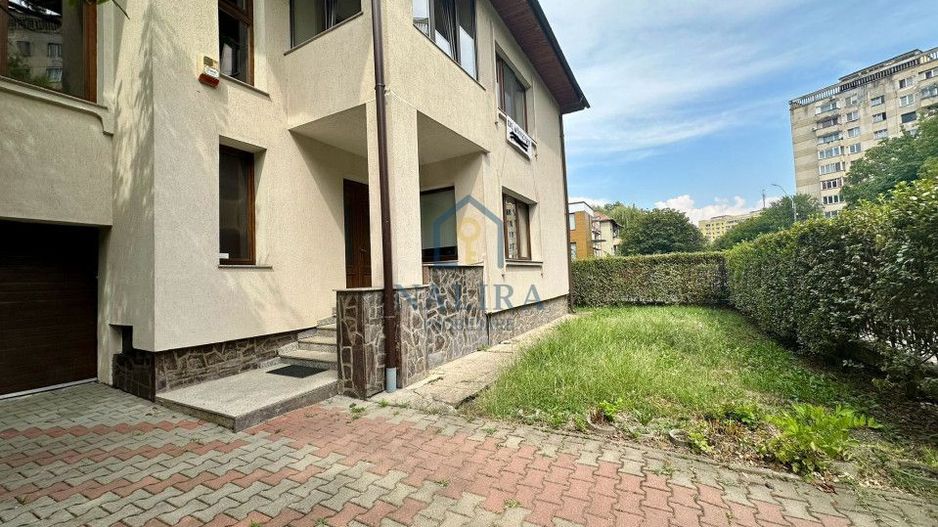 Casă de vânzare - Poză 1