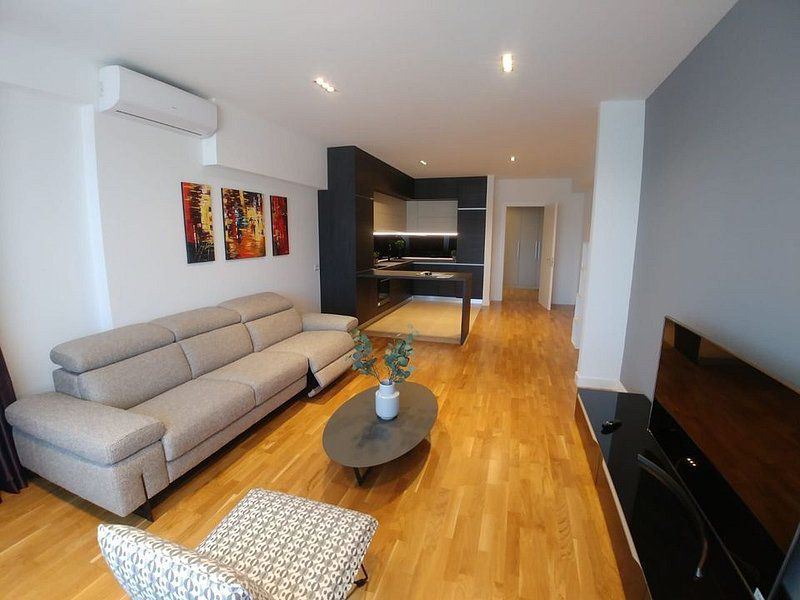 Apartament in imobil nou, suprafata generoasa, dressing, parcare - Poză 9