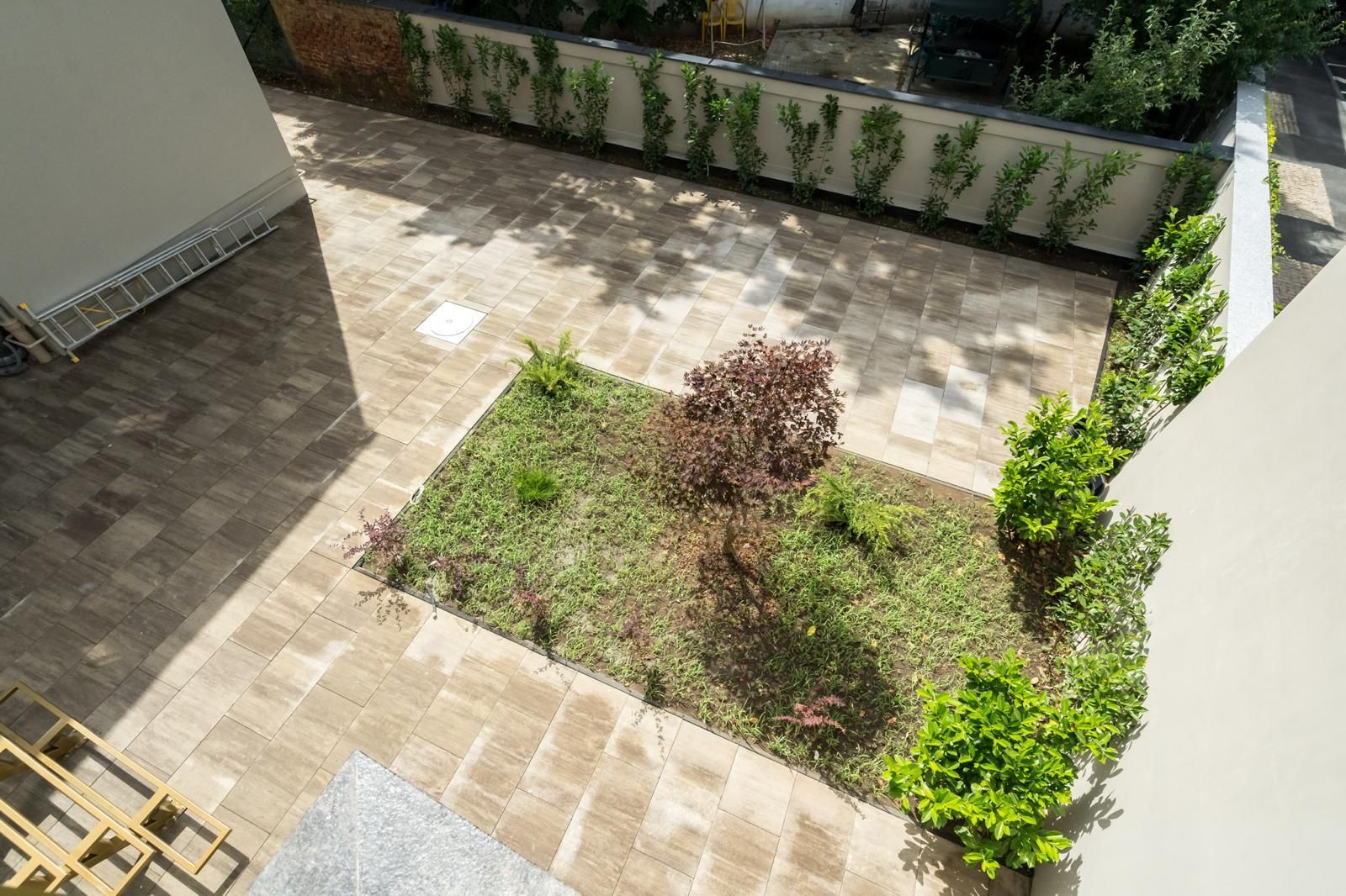 O BIJUTERIE ASCUNSA IN CENTRUL BUCURESTIULUI - Poză 15