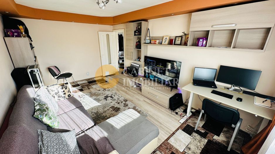 Nicolina 1 - Apartament cu 3 Camere Decomandat - Bloc 1981 - Poză 1